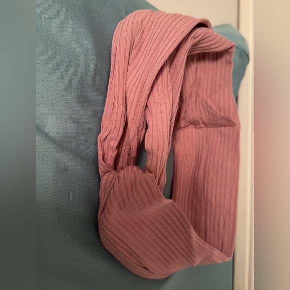 Loop twist headband - Picture 2 of 2